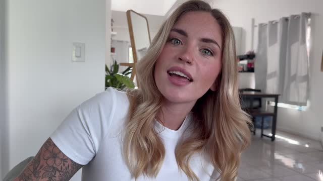 Your stepsister's best friend gets horny while waiting