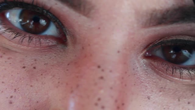Womanizer ASMR - dirty talk up-close HD