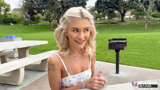 Blue Eyed Emma Rosie Shaved Pussy Gets Stretched Out
