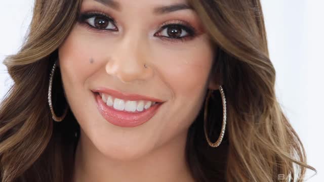 Xxlayna Marie Squirts Before Taking On Dick