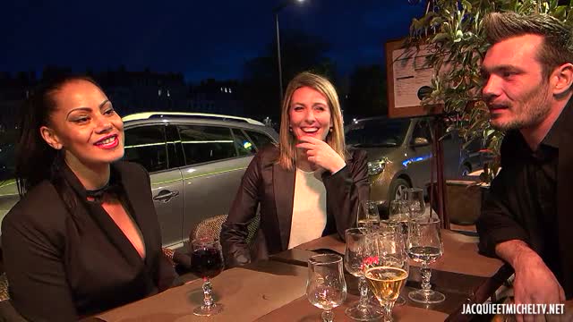 Clelie fait son marche en club a Lyon