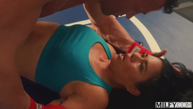 Fit Mom Gets Fucked In Her Tight Ass At The Gym